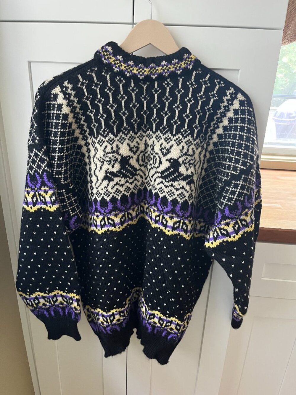 Vintage Dale of Norway Wool Sweater – Size Large - Picture 2 of 6